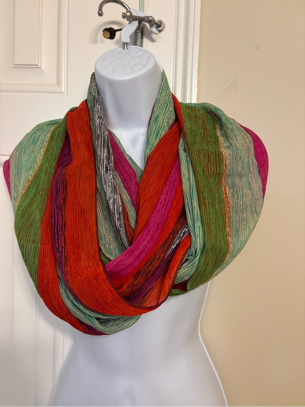 NWOT Infinity Scarf